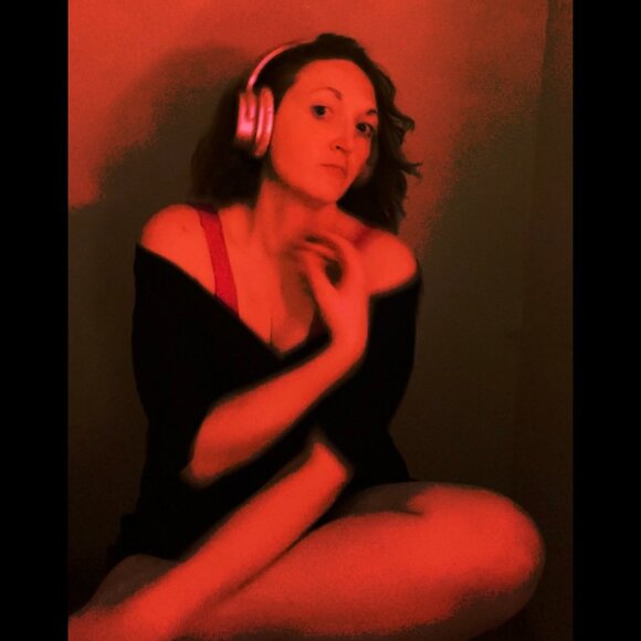 Meet your Posher, Kimberly - Picture 2 of 2